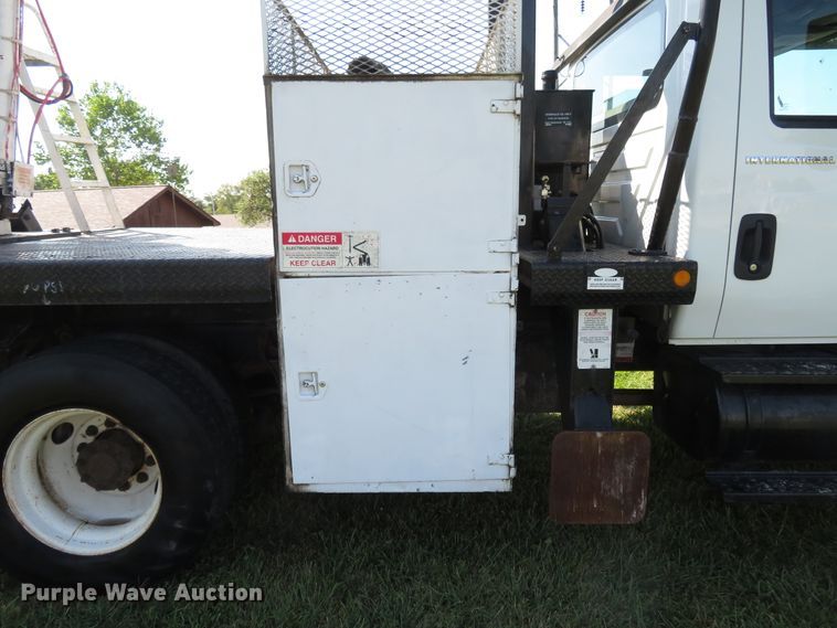 image for item FP9398 2005 International 4300  forestry bucket truck