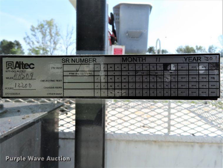 image for item FP9398 2005 International 4300  forestry bucket truck