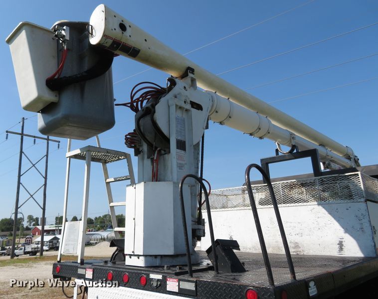image for item FP9398 2005 International 4300  forestry bucket truck