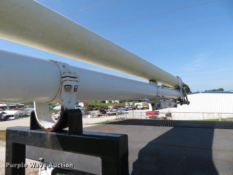 image for item FP9398 2005 International 4300  forestry bucket truck