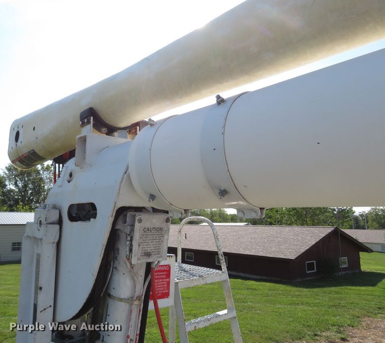 image for item FP9398 2005 International 4300  forestry bucket truck