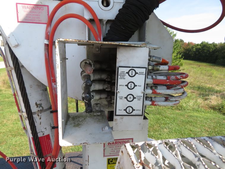 image for item FP9398 2005 International 4300  forestry bucket truck