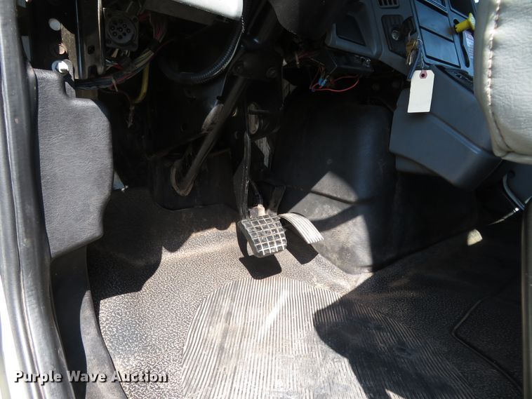 image for item FP9398 2005 International 4300  forestry bucket truck