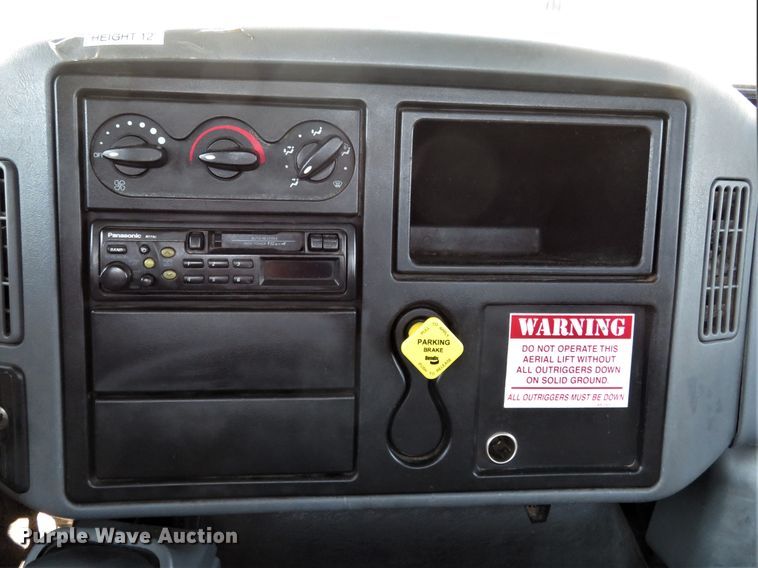 image for item FP9398 2005 International 4300  forestry bucket truck