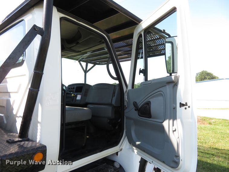 image for item FP9398 2005 International 4300  forestry bucket truck