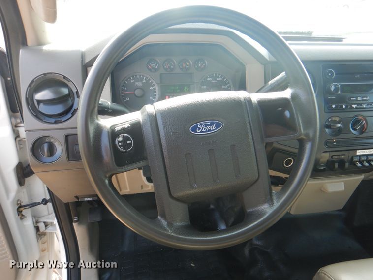 image for item HT9405 2008 Ford F550 Super Duty XL  utility / service truck