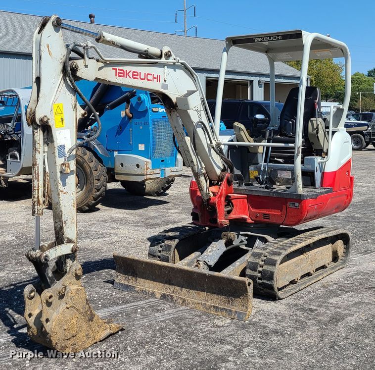 image for item IC9965 2015 Takeuchi TB230  mini excavator