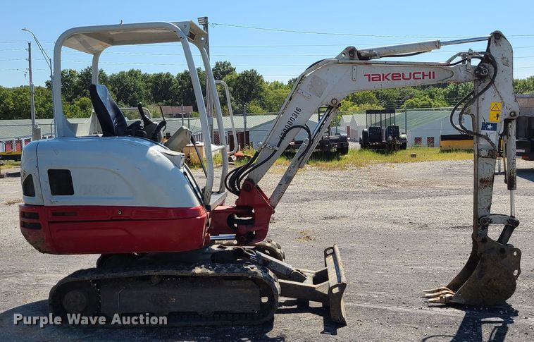 image for item IC9965 2015 Takeuchi TB230  mini excavator
