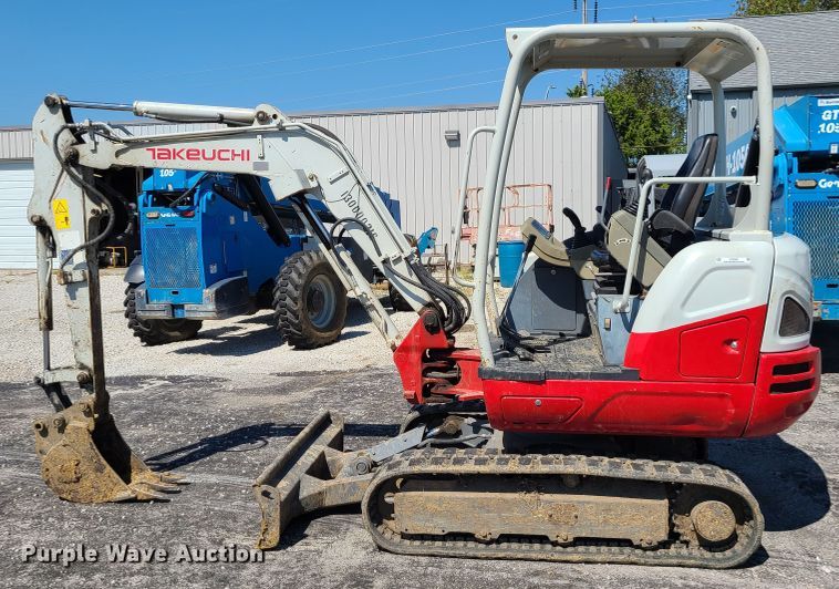 image for item IC9965 2015 Takeuchi TB230  mini excavator