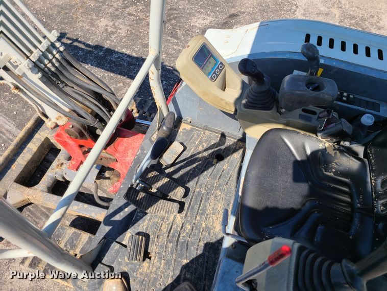 image for item IC9965 2015 Takeuchi TB230  mini excavator