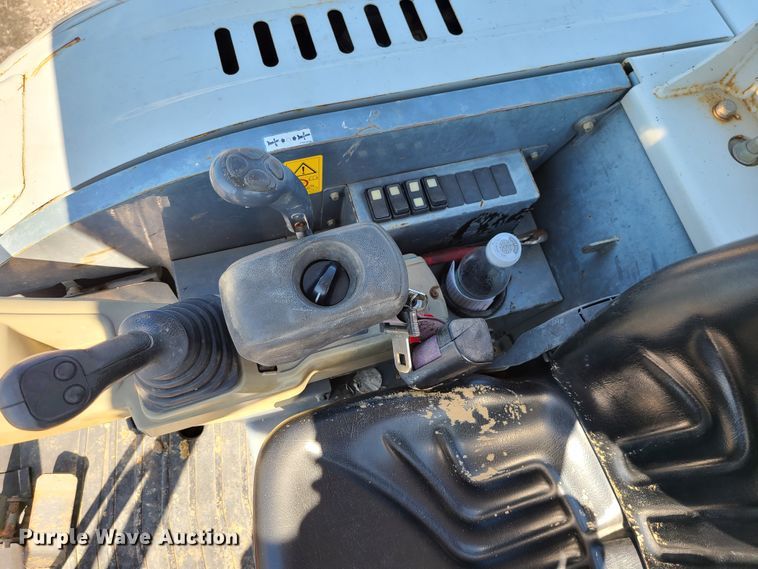 image for item IC9965 2015 Takeuchi TB230  mini excavator