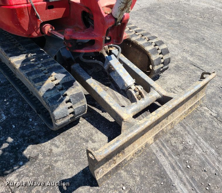 image for item IC9965 2015 Takeuchi TB230  mini excavator