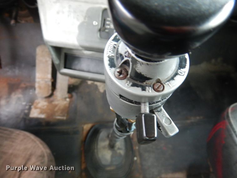 image for item IL9861 1998 Mack RD690S  vacuum truck