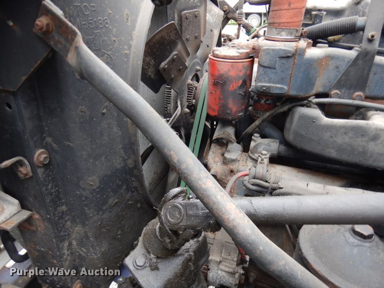 image for item IL9861 1998 Mack RD690S  vacuum truck