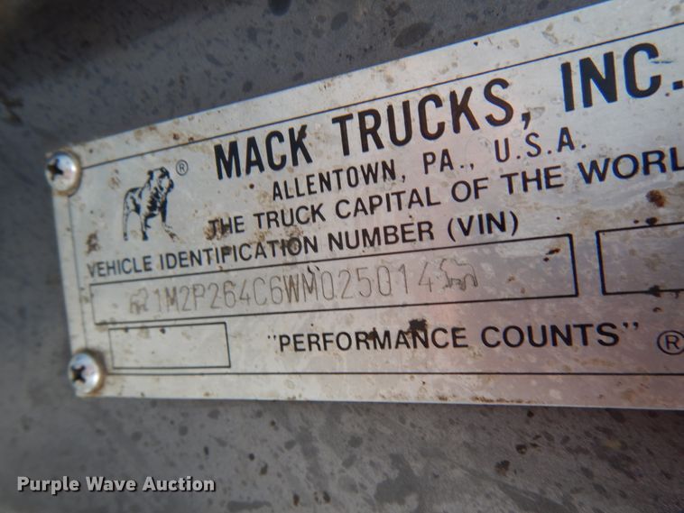 image for item IL9861 1998 Mack RD690S  vacuum truck