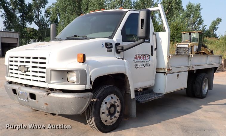 image for item IN9592 2005 Chevrolet C4500  flatbed truck