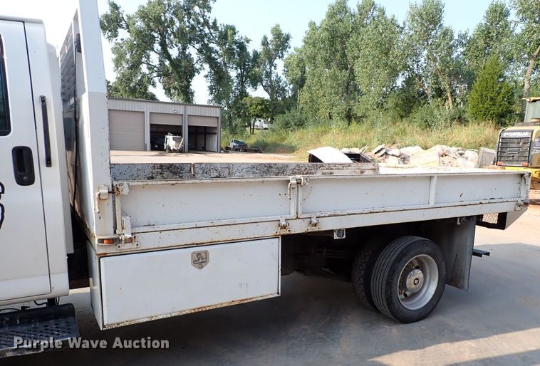 image for item IN9592 2005 Chevrolet C4500  flatbed truck