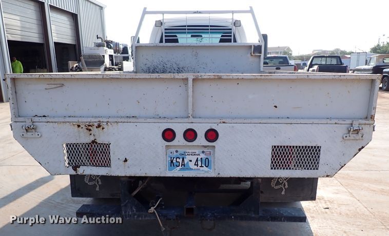 image for item IN9592 2005 Chevrolet C4500  flatbed truck