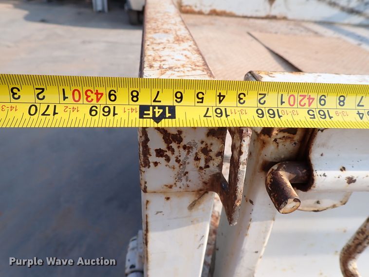 image for item IN9592 2005 Chevrolet C4500  flatbed truck