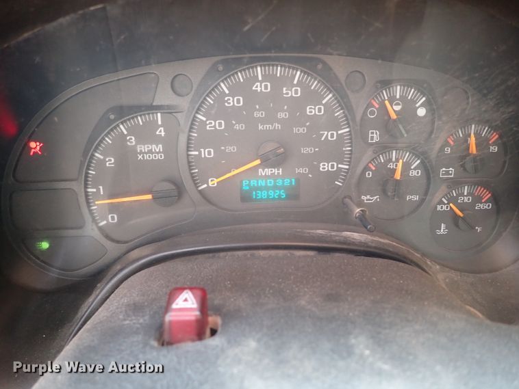 image for item IN9592 2005 Chevrolet C4500  flatbed truck