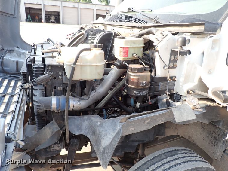 image for item IN9592 2005 Chevrolet C4500  flatbed truck