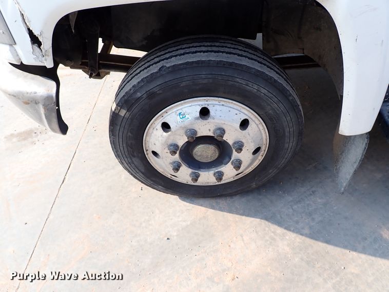 image for item IN9592 2005 Chevrolet C4500  flatbed truck