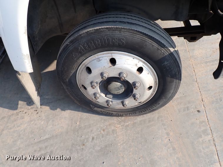 image for item IN9592 2005 Chevrolet C4500  flatbed truck