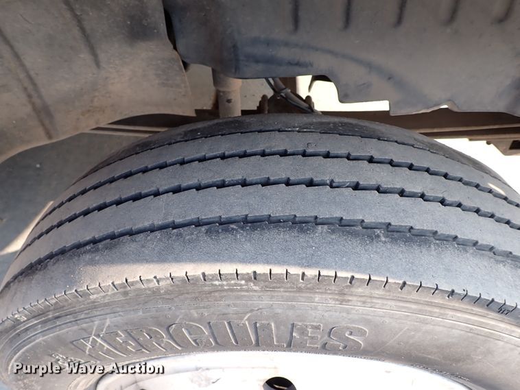 image for item IN9592 2005 Chevrolet C4500  flatbed truck