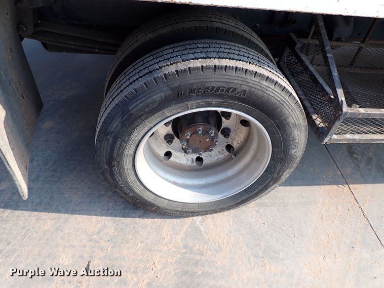 image for item IN9592 2005 Chevrolet C4500  flatbed truck