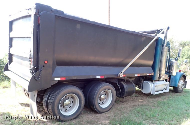 image for item IN9598 2003 Freightliner FLD  dump truck