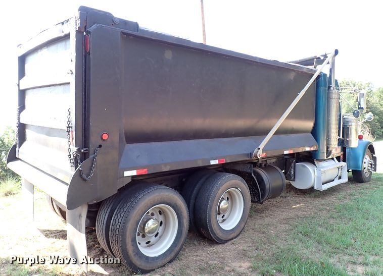 image for item IN9598 2003 Freightliner FLD  dump truck