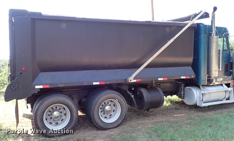 image for item IN9598 2003 Freightliner FLD  dump truck