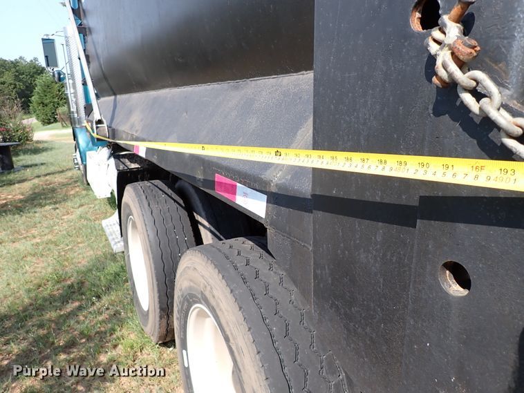 image for item IN9598 2003 Freightliner FLD  dump truck