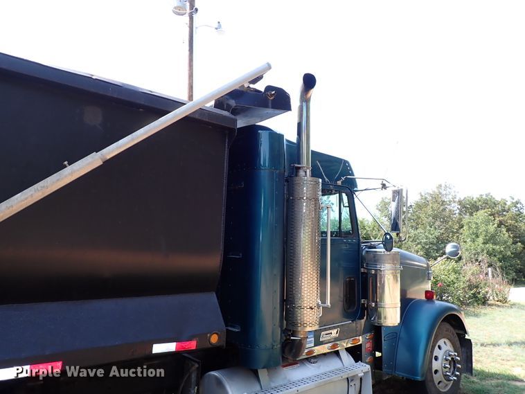 image for item IN9598 2003 Freightliner FLD  dump truck