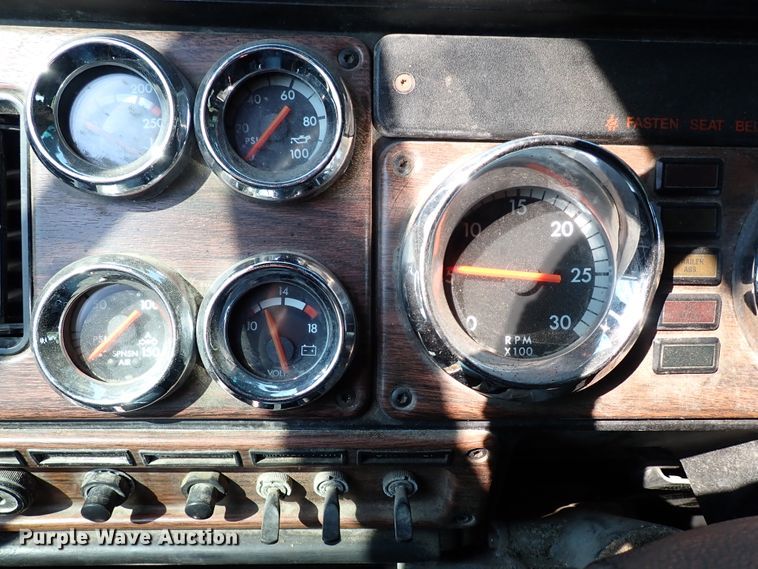 image for item IN9598 2003 Freightliner FLD  dump truck