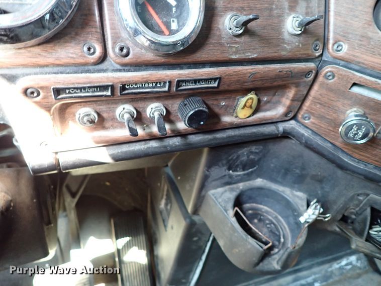 image for item IN9598 2003 Freightliner FLD  dump truck