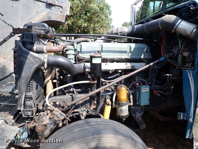 image for item IN9598 2003 Freightliner FLD  dump truck