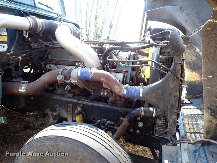 image for item IN9598 2003 Freightliner FLD  dump truck