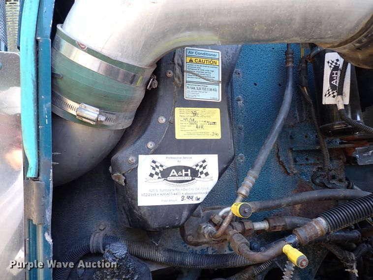 image for item IN9598 2003 Freightliner FLD  dump truck