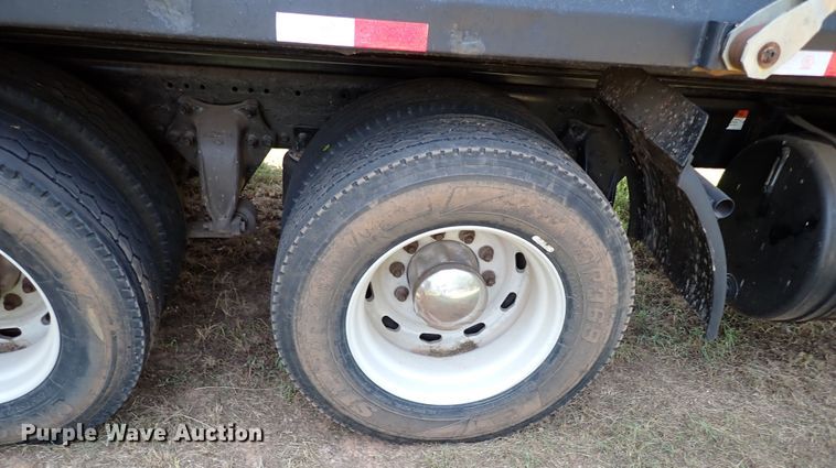 image for item IN9598 2003 Freightliner FLD  dump truck