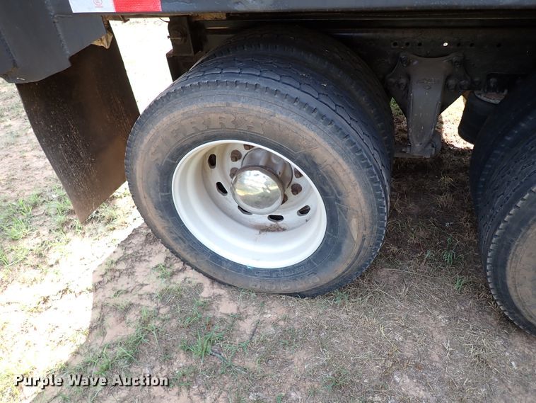 image for item IN9598 2003 Freightliner FLD  dump truck