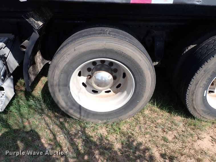 image for item IN9598 2003 Freightliner FLD  dump truck