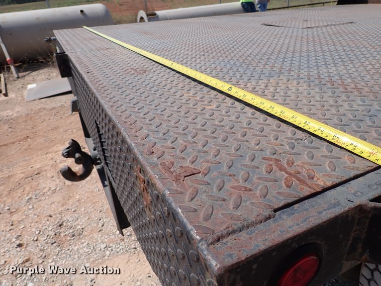 image for item IN9615 1990 International 4900  flatbed truck