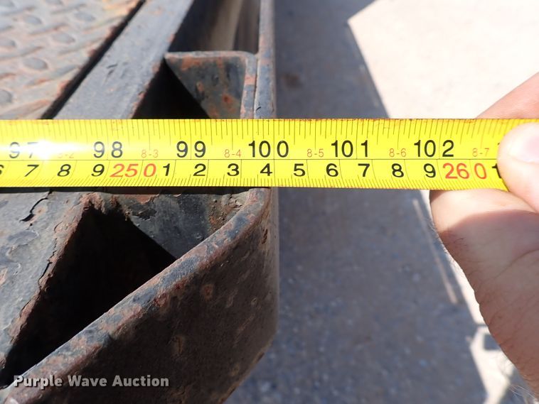 image for item IN9615 1990 International 4900  flatbed truck