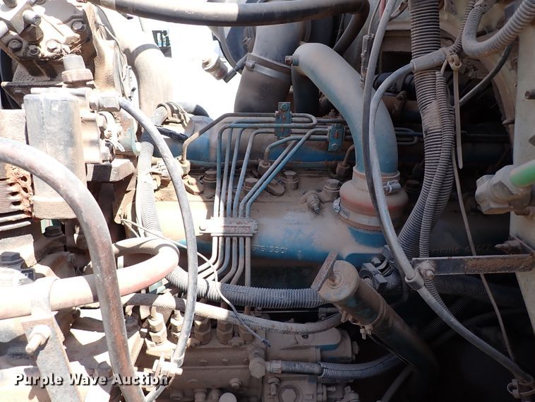 image for item IN9615 1990 International 4900  flatbed truck