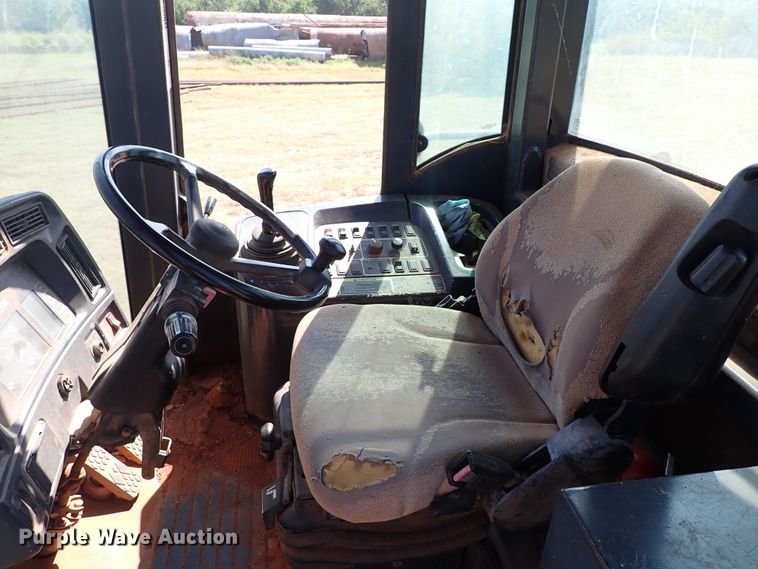 image for item IN9640 1998 John Deere 544H  wheel loader