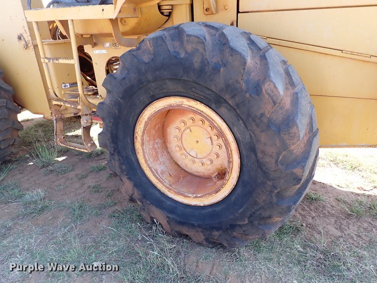 image for item IN9640 1998 John Deere 544H  wheel loader