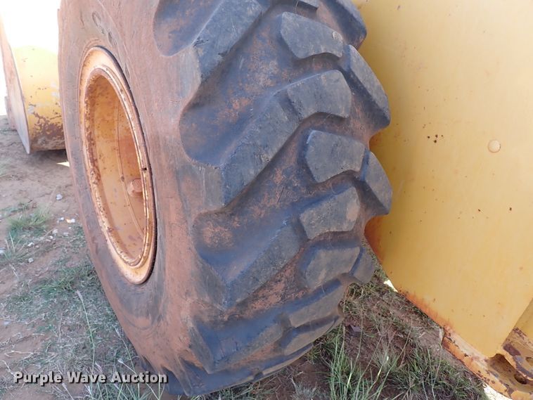 image for item IN9640 1998 John Deere 544H  wheel loader