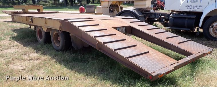 image for item IN9649 1977 Fruehauf  equipment trailer