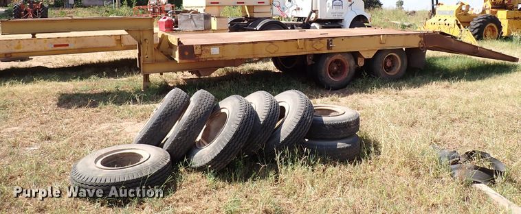 image for item IN9649 1977 Fruehauf  equipment trailer